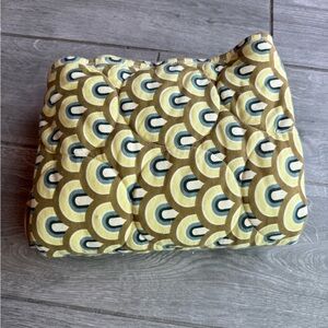 Kate Quinn Scalloped Quilt